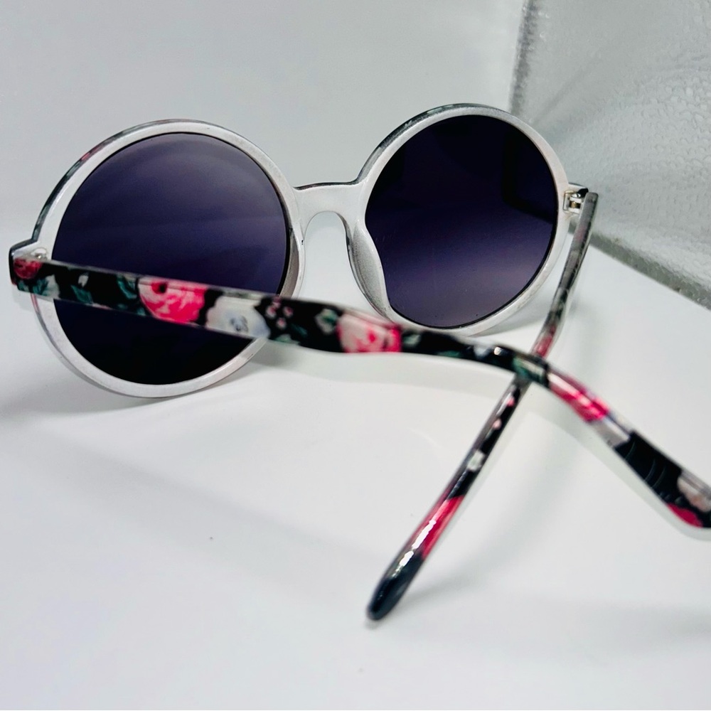 Chic Women's Round Frame Floral Oversized Sunglasses